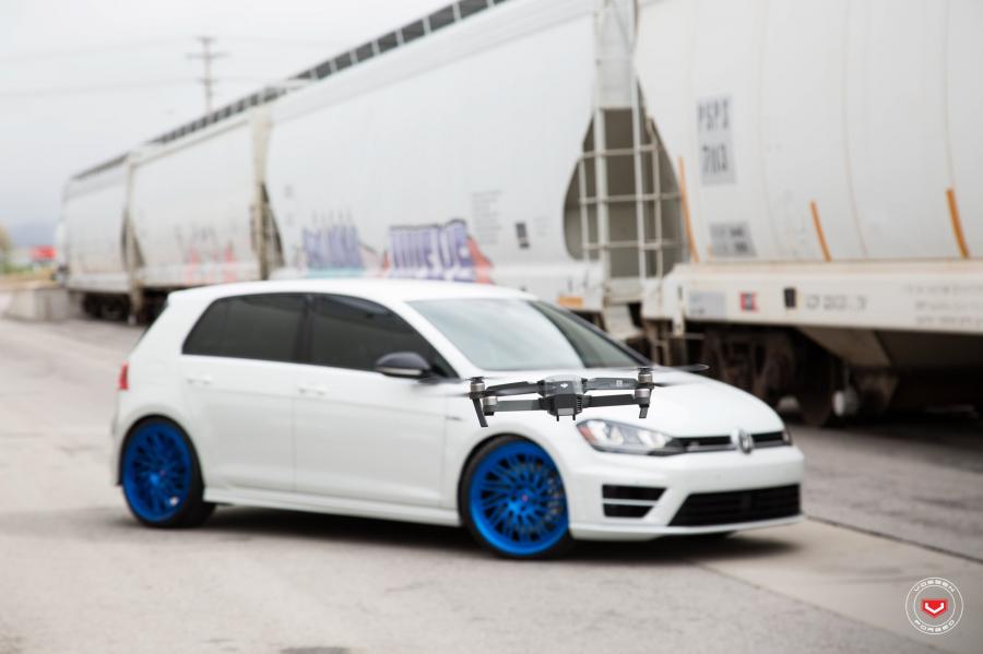  Volkswagen Golf R on Vossen Wheels (LC-105T) 2017 года  (фото 17 из 23)